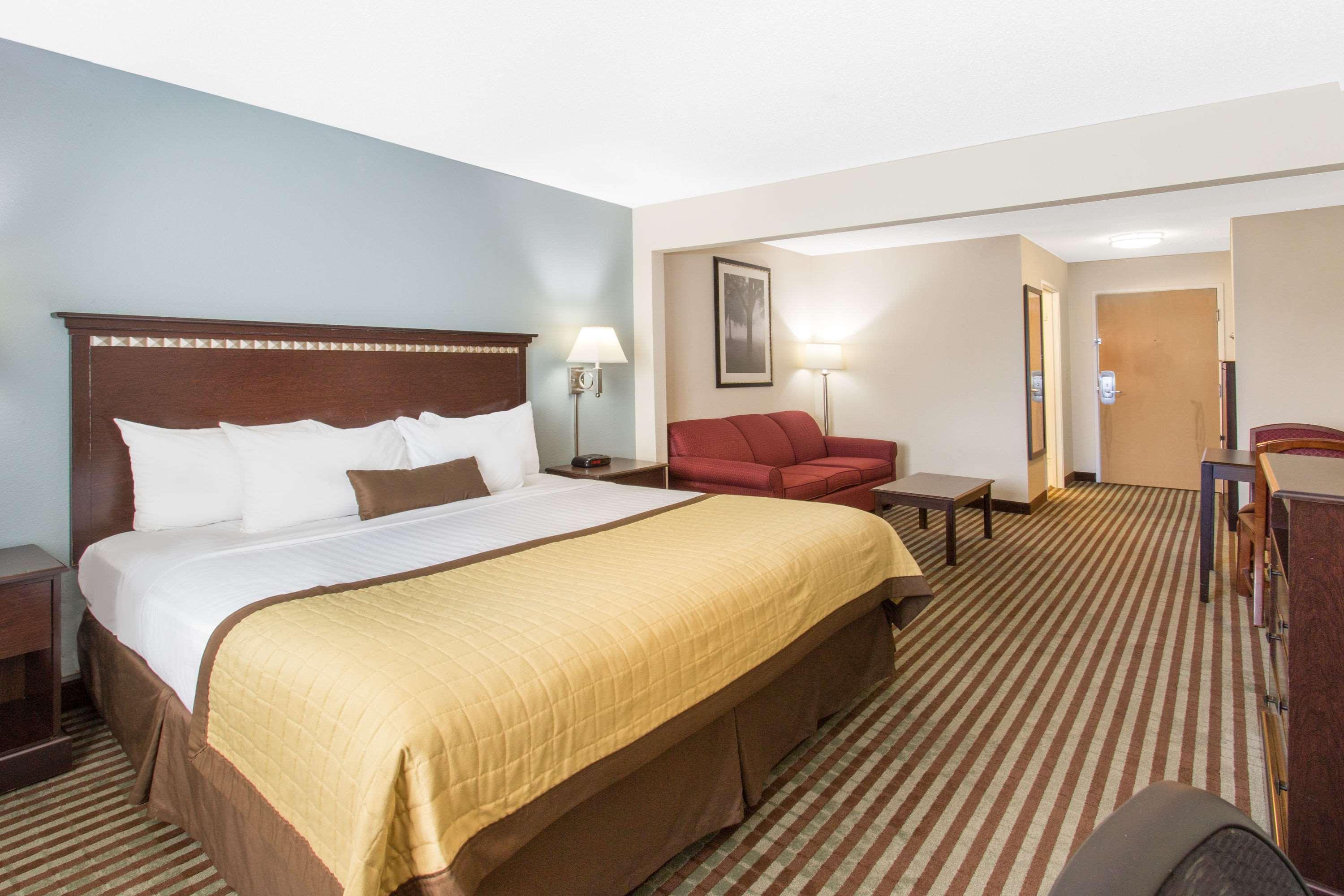 Baymont By Wyndham Mattoon Hotell Eksteriør bilde